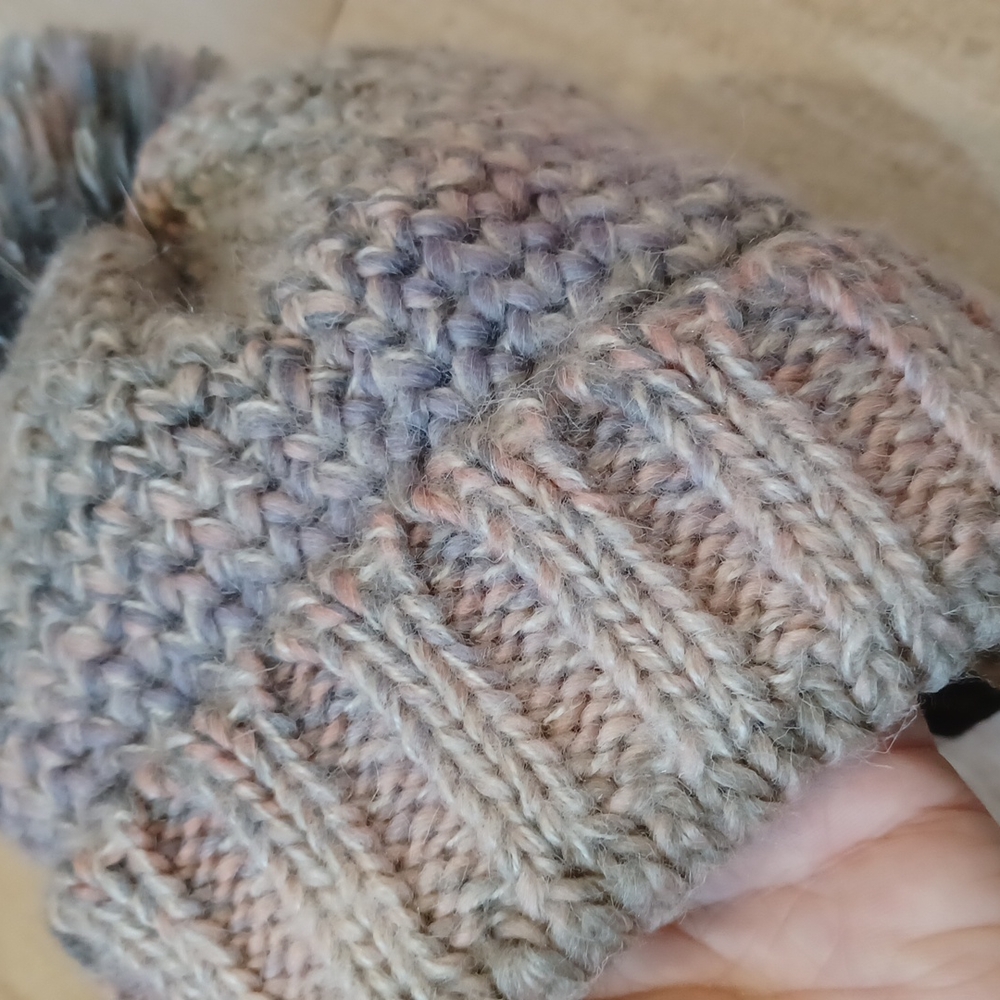 NWT Steve Madden Pastel Pom Pom Beanie - Picture 4 of 6
